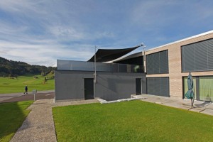 Automatisches Sonnensegel Terrasse Wohnhaus in Einsiedeln