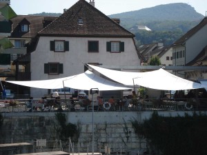 Sonnensegel wasserdicht in Dornach (Schweiz)