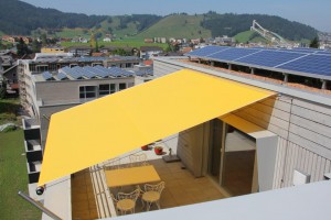 Flexibler Sonnenschutz: Sonnensegel Terrasse Einsiedeln