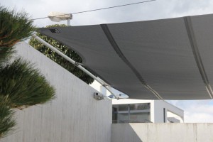 Automatisches Sonnensegel auf Terrasse in Horgen ZH