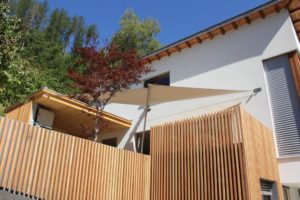 Neugestaltung Terrassenabschlüsse mit Sonnenschutz