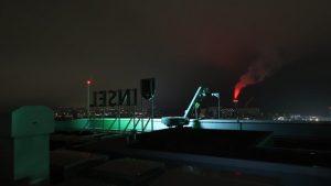 Fassadenlift für Sonnensegelwellentransport