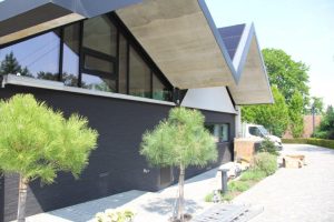 Segel 1 eingerollt, Segel 2 ausgerollt während der Montage