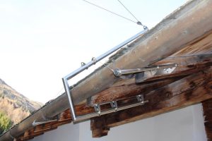 Segelbefestigung an Dachuntersicht