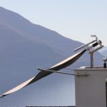 Sonnensegel Cantilever schwebt über der Terrasse TI